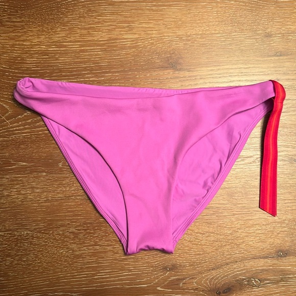 Left On Friday Wear To Bottom - Picture 5 of 5